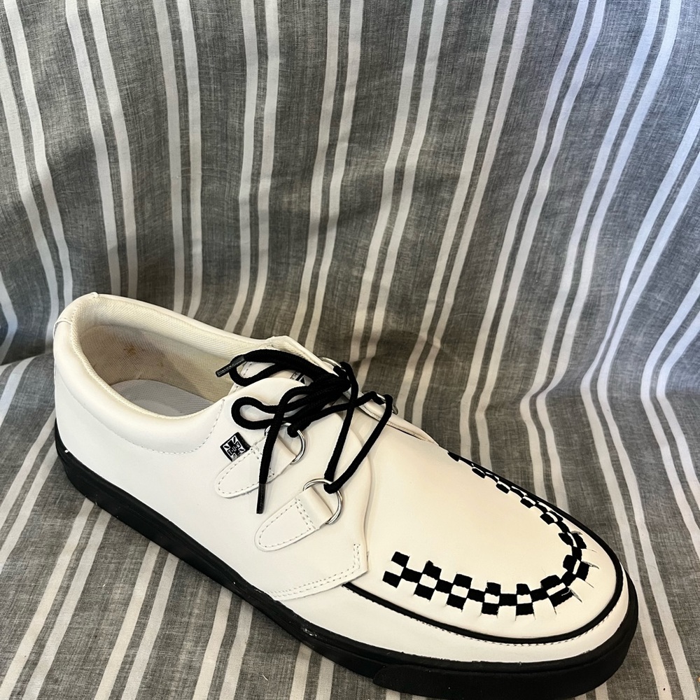 T.U.K. Cleepa White Leather - Picture 2 of 3
